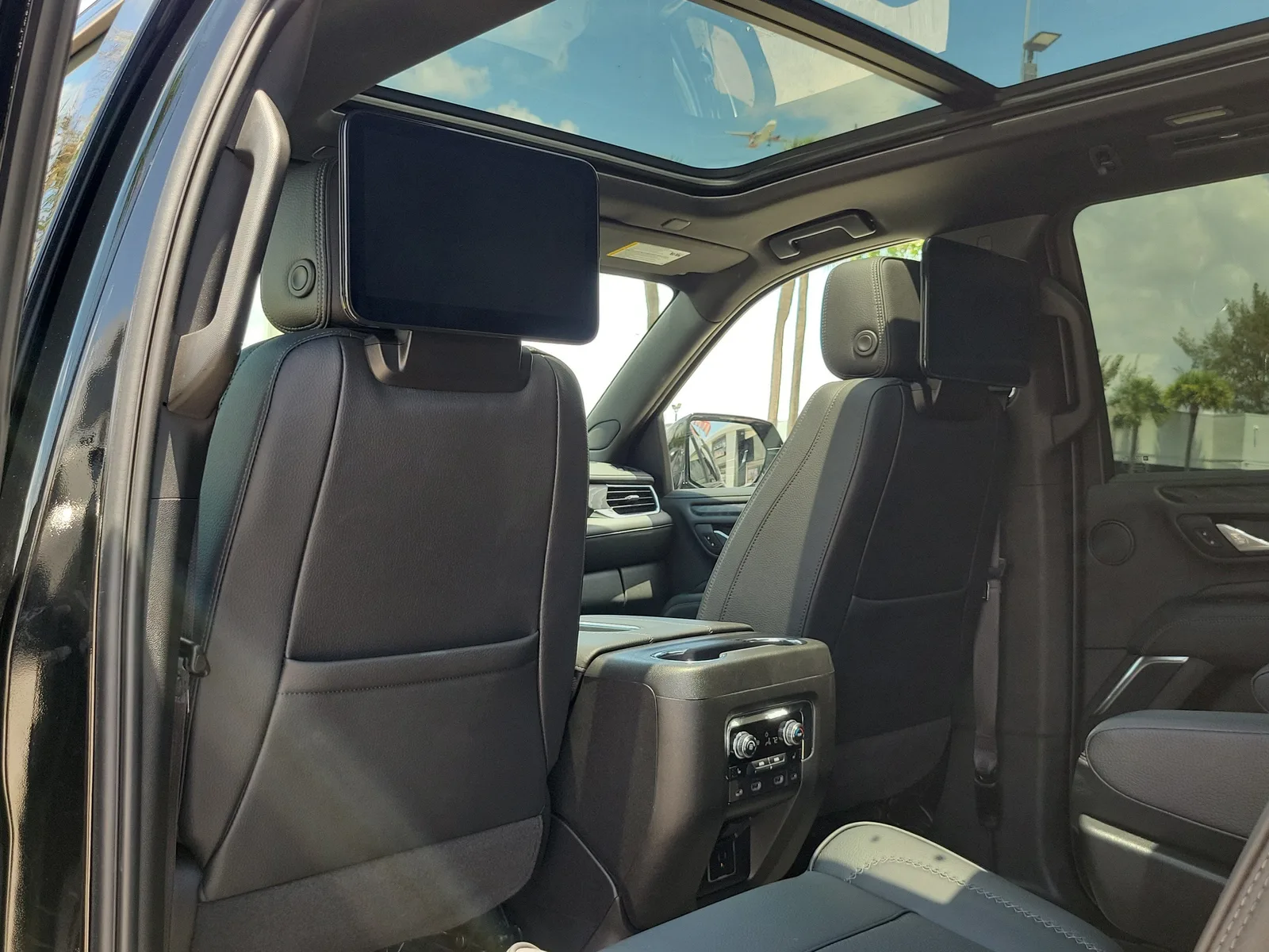 2024 GMC Yukon XL Denali photo 15