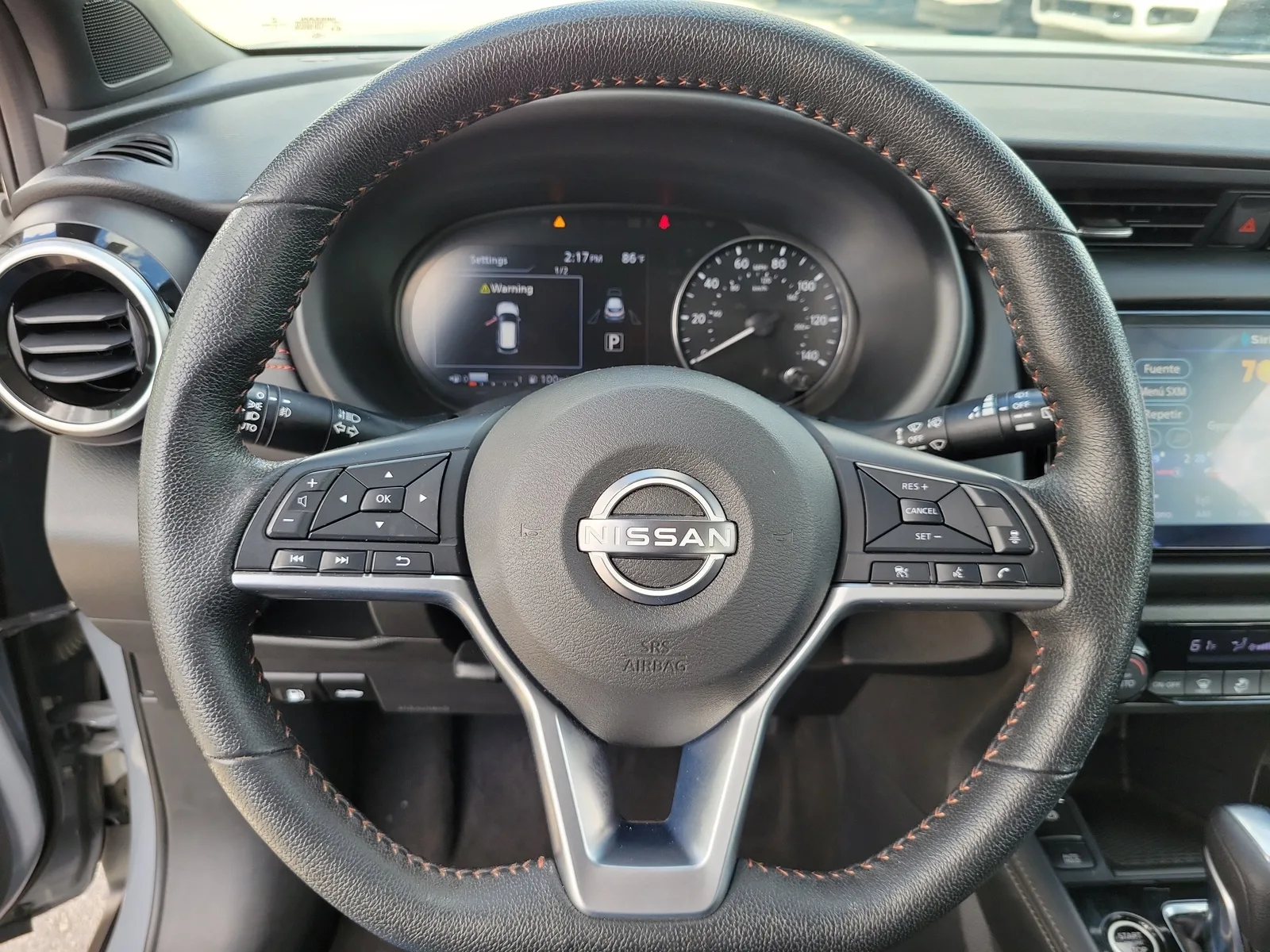 2023 Nissan Kicks SR photo 19