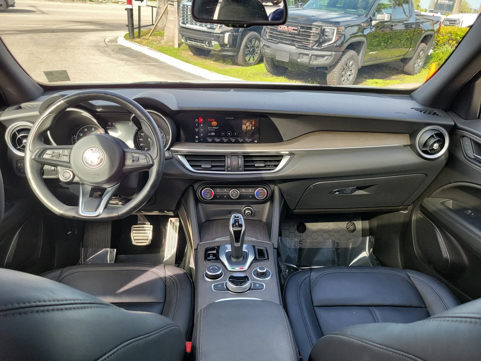2023 Alfa Romeo Stelvio Ti photo 15