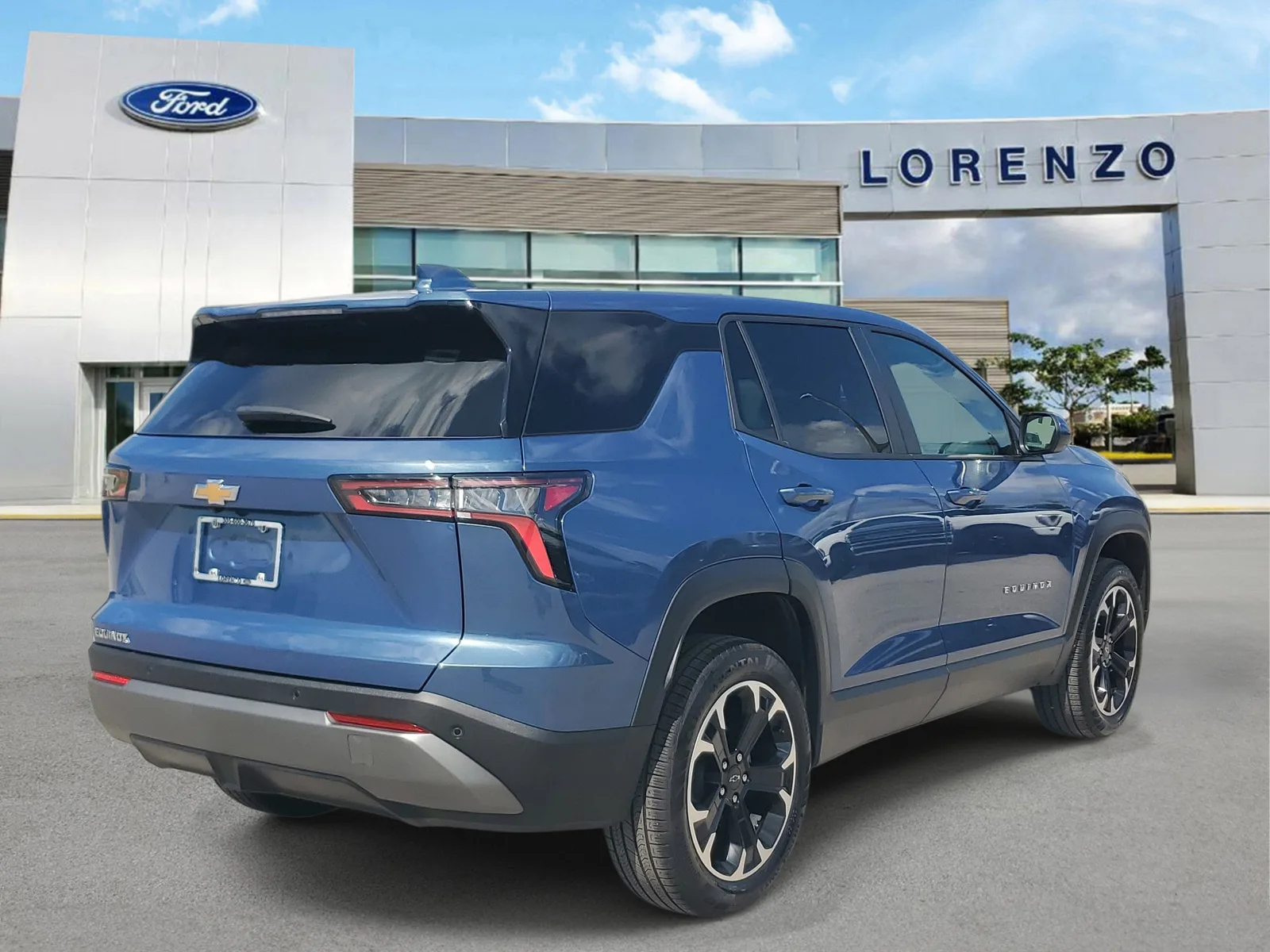 2026 Chevrolet Equinox FWD LT photo 5
