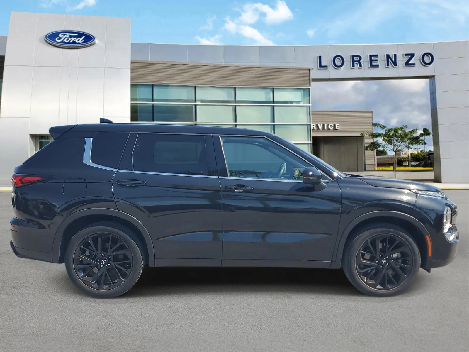 2022 Mitsubishi Outlander Black Edition photo 4