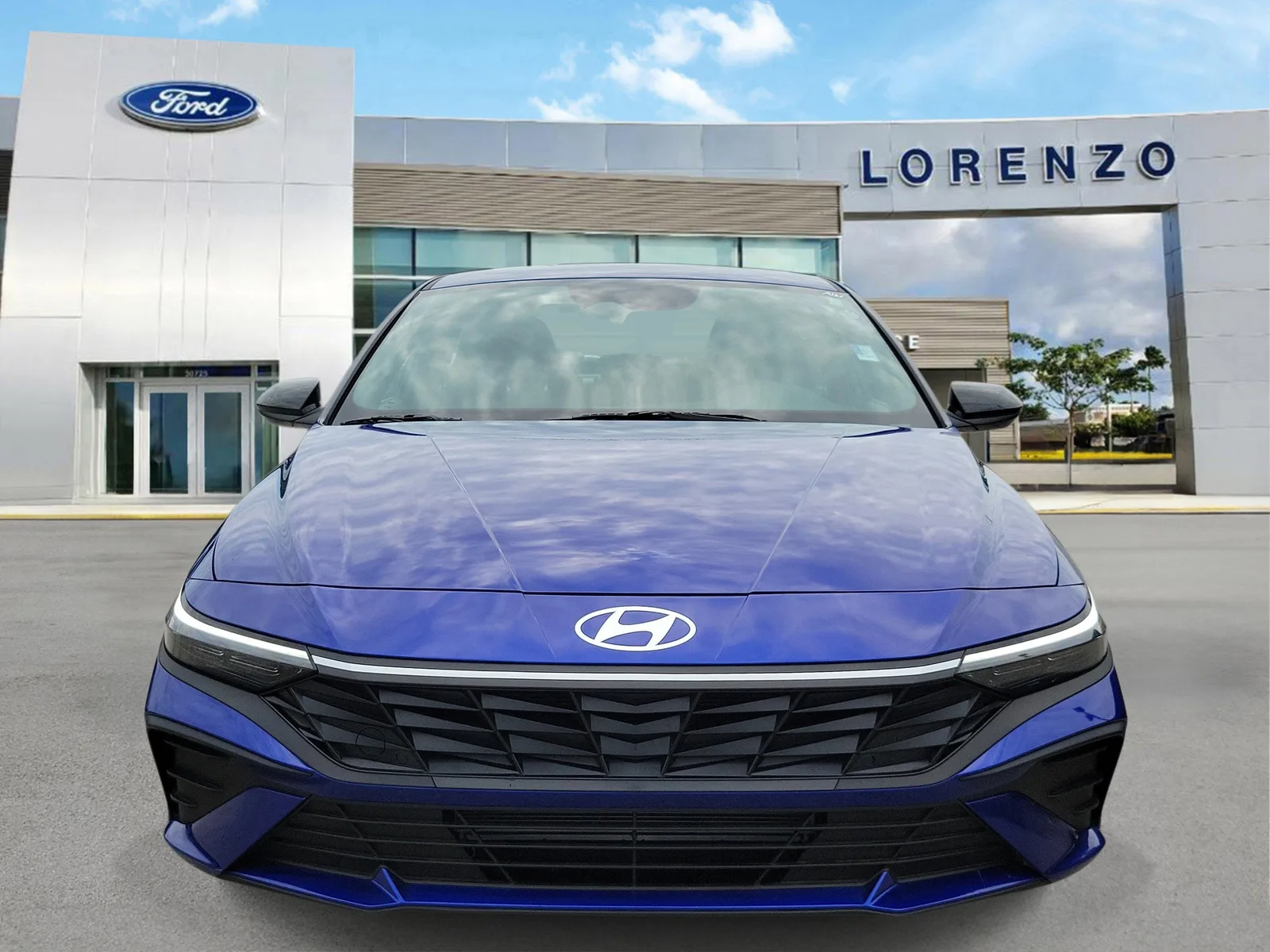 2025 Hyundai Elantra SEL Sport photo 2