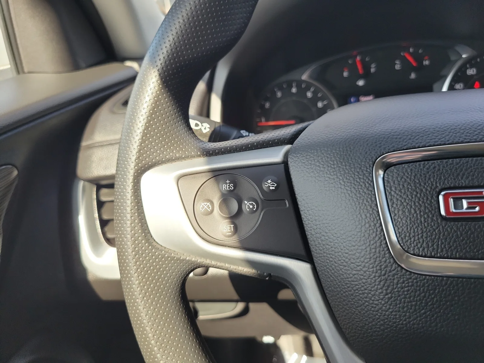 2023 GMC Terrain SLE photo 20