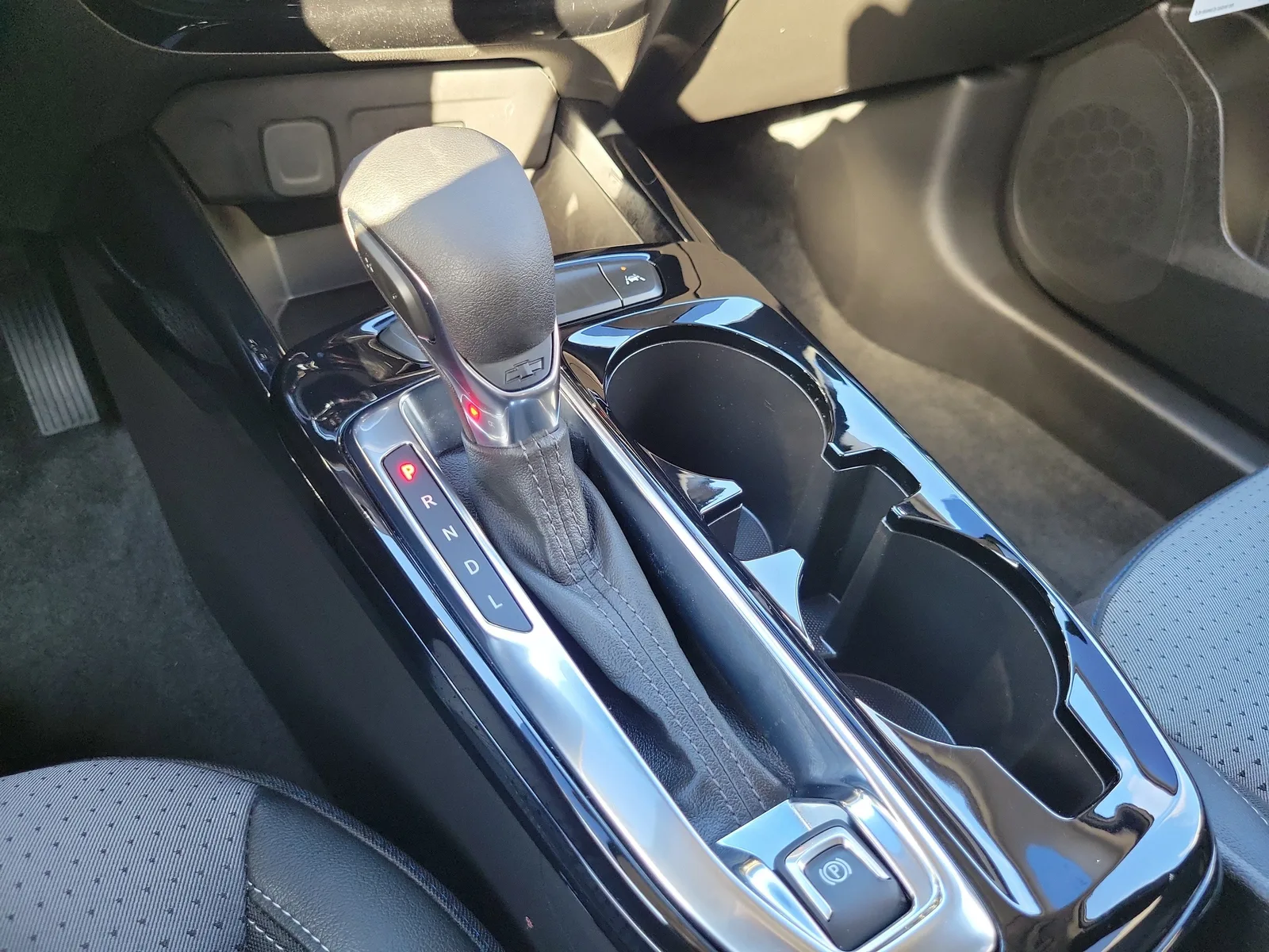 2025 Chevrolet Trax LT photo 21
