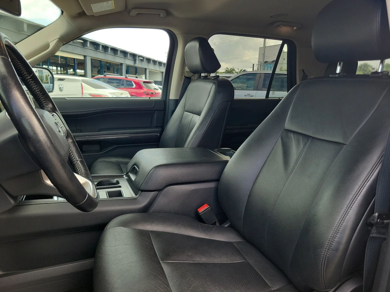 2022 Ford Expedition Max XLT photo 12