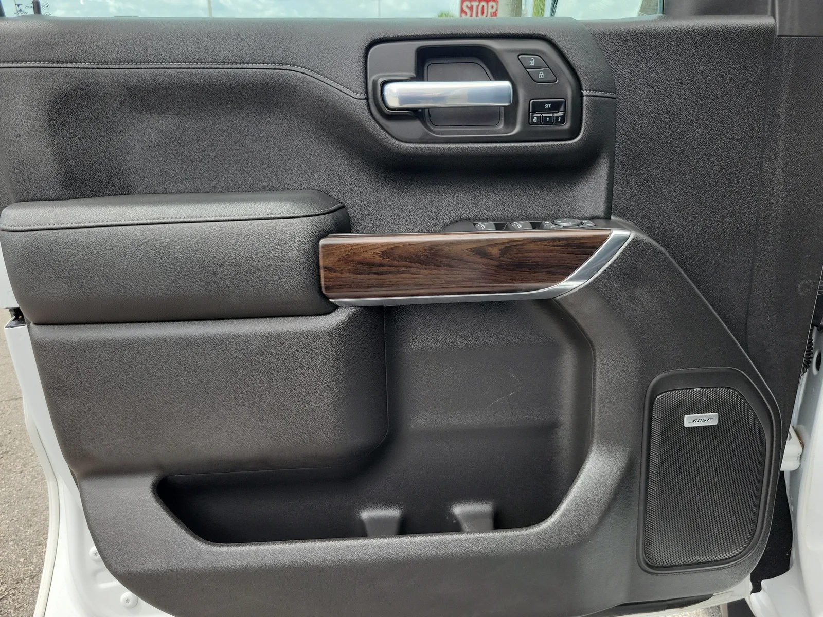 2020 GMC Sierra 1500 SLT photo 23