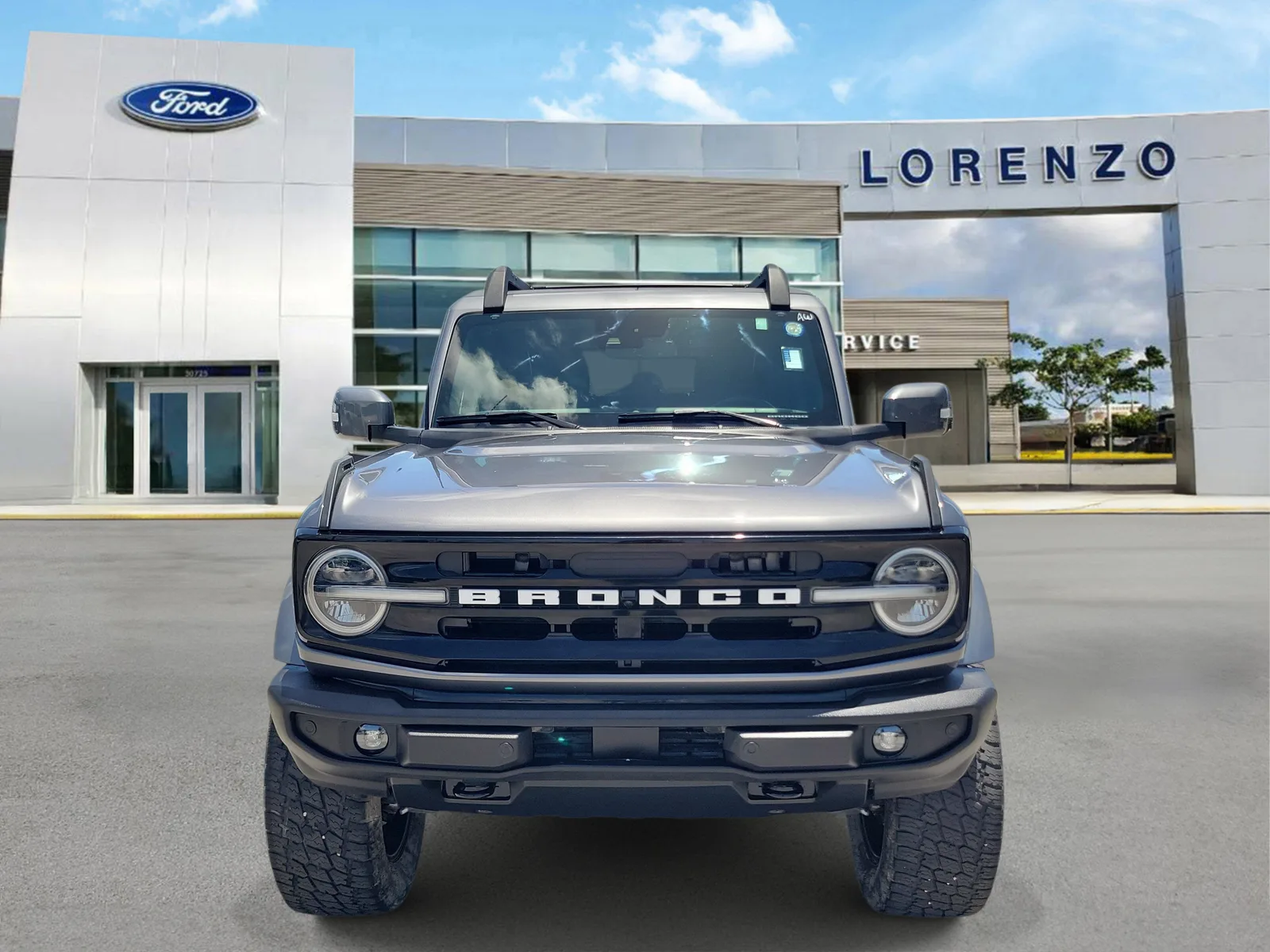 2023 Ford Bronco Outer Banks 4WD photo 2