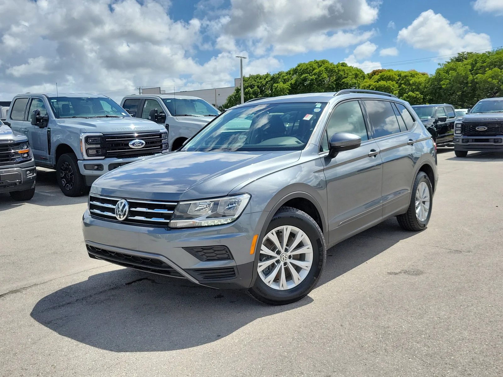 2019 Volkswagen Tiguan S photo 32