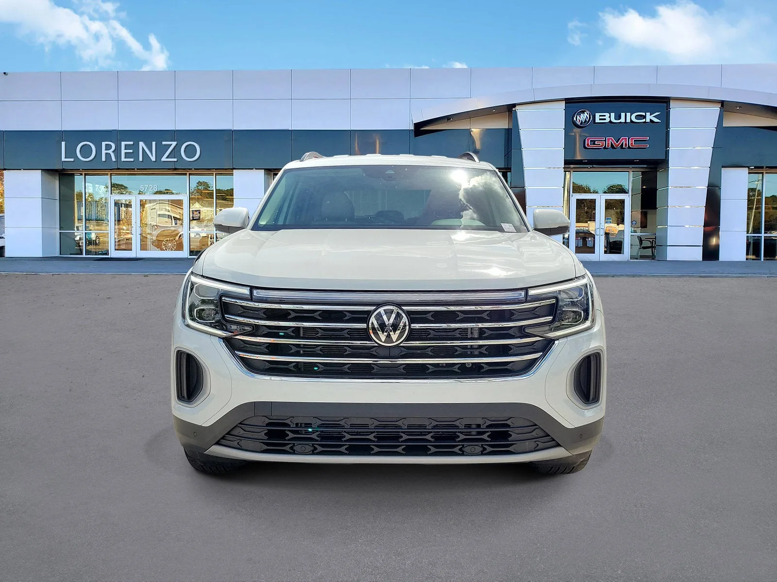 2025 Volkswagen Atlas 2.0T SE w/Technology photo 2