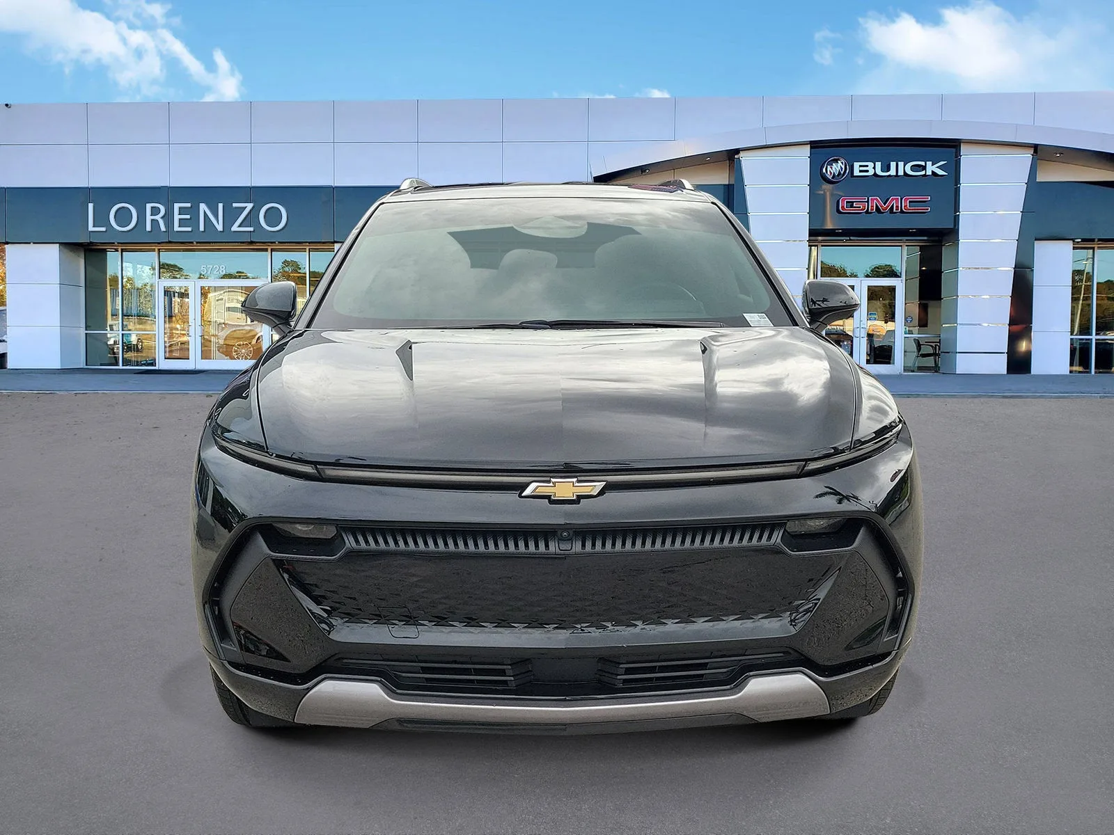 2024 Chevrolet Equinox EV 2LT photo 2