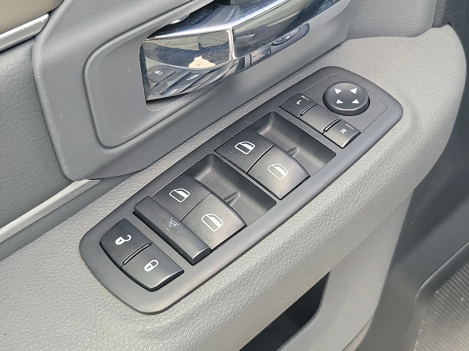 2019 RAM 1500 Classic SLT photo 25