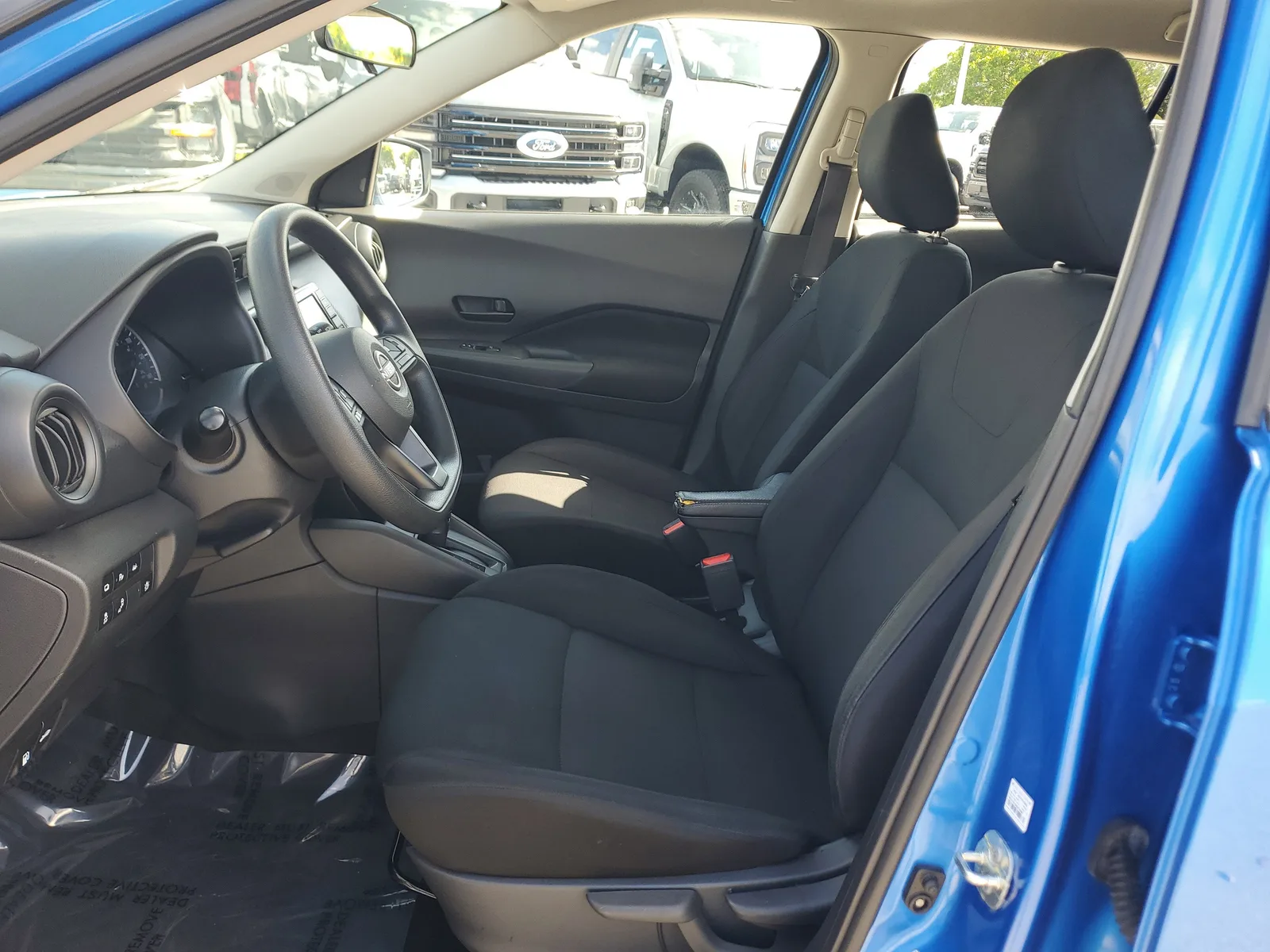 2023 Nissan Kicks S photo 11