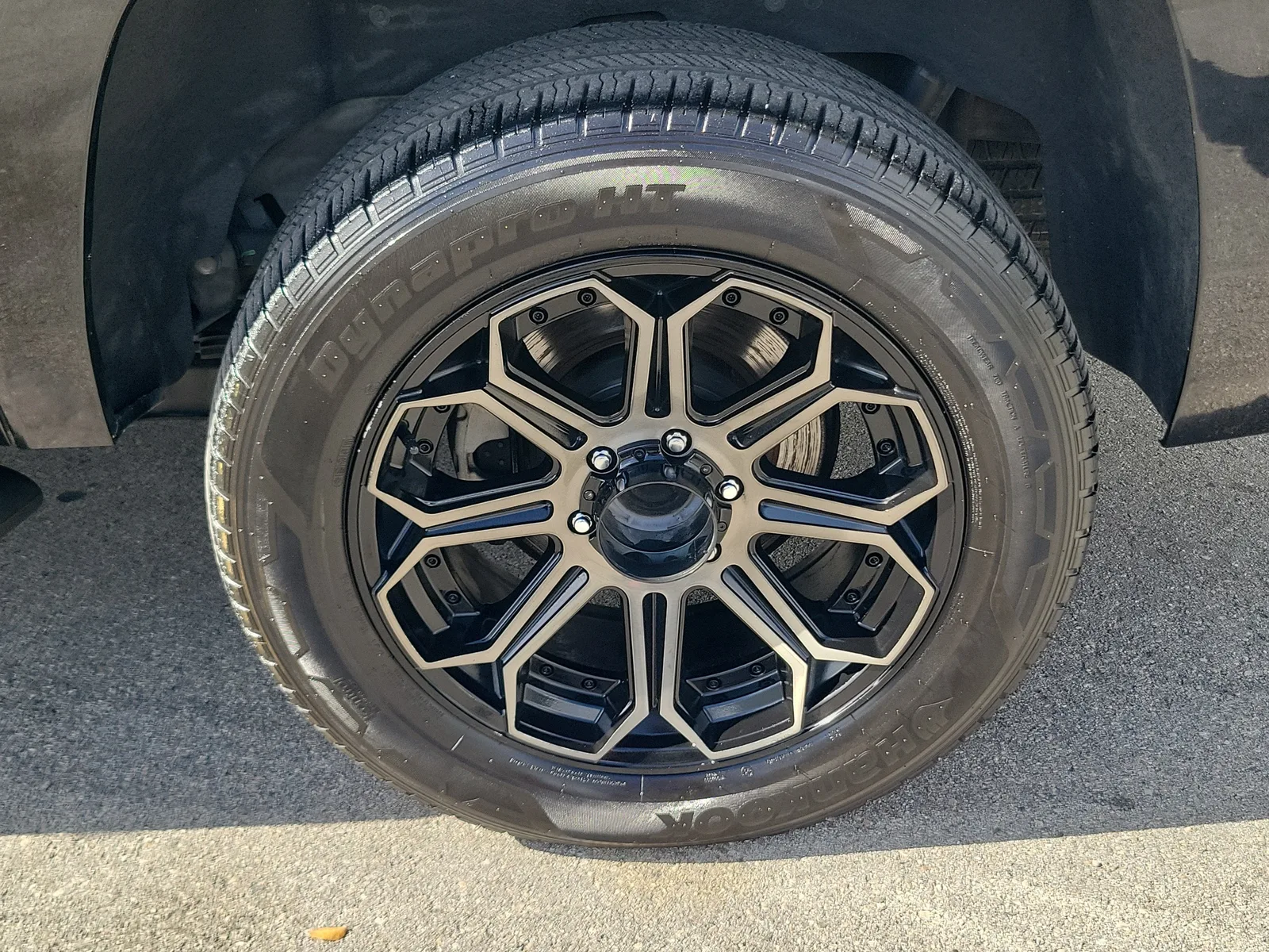 2020 Chevrolet Suburban LT photo 13