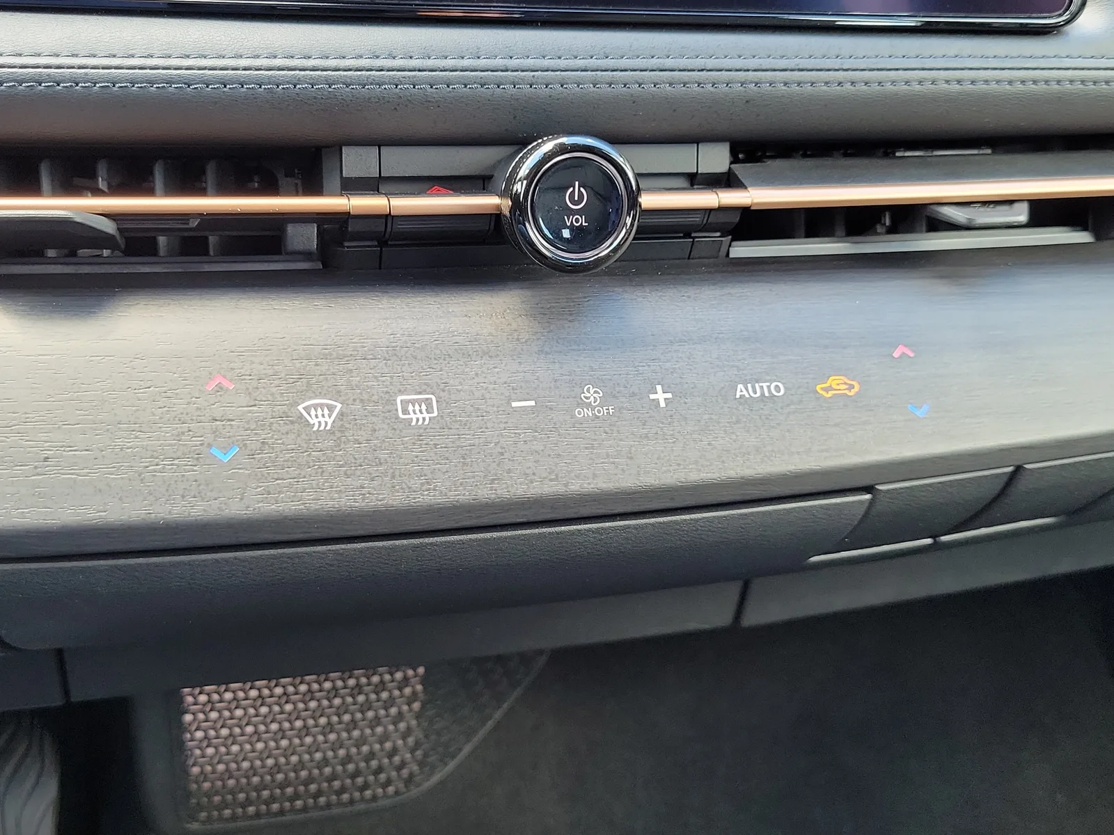 2023 Nissan ARIYA ENGAGE photo 24