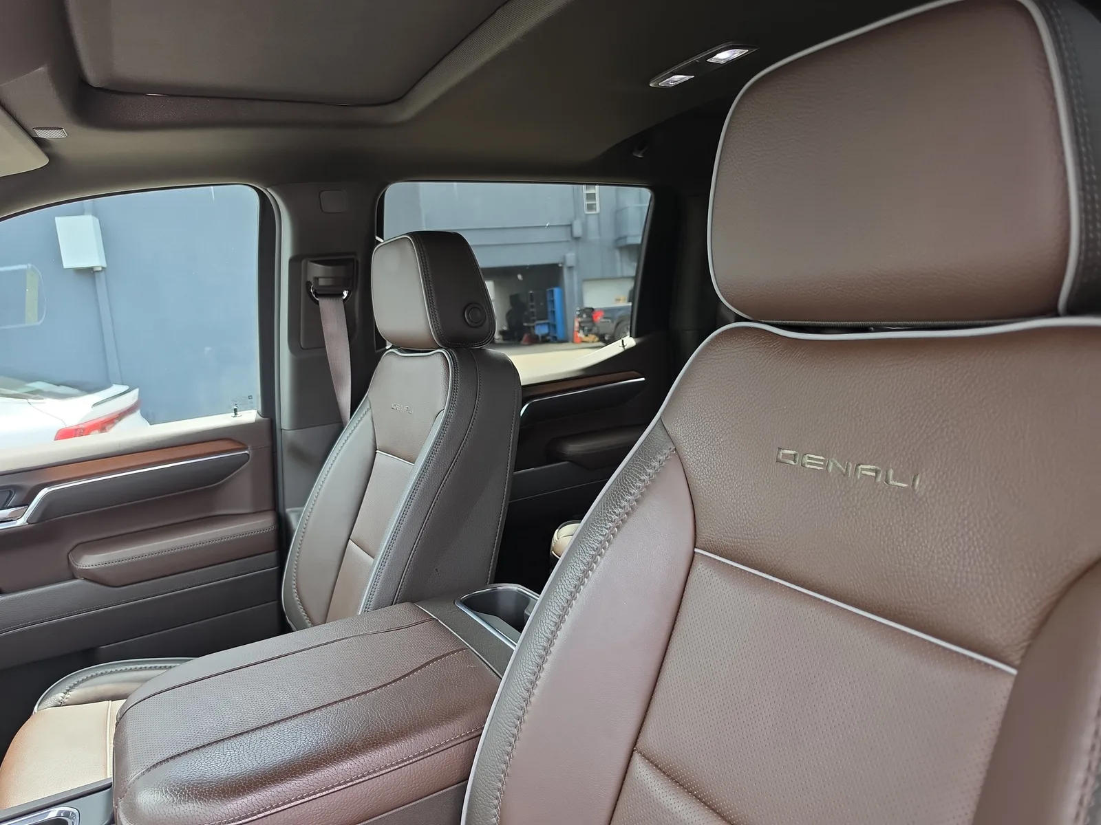 2025 GMC Sierra 1500 Denali 4WD Diesel photo 9