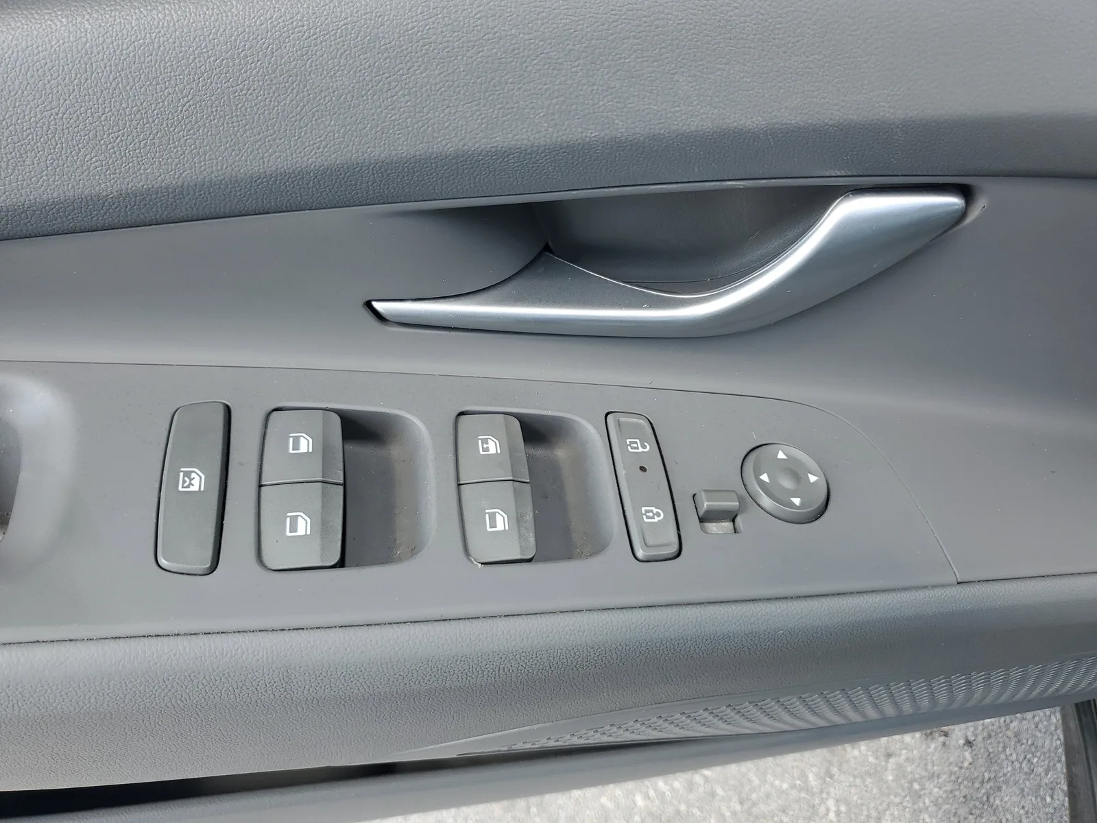 2024 Hyundai Elantra SE photo 25