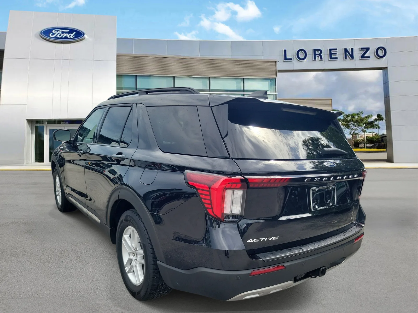 2025 Ford Explorer Active photo 7