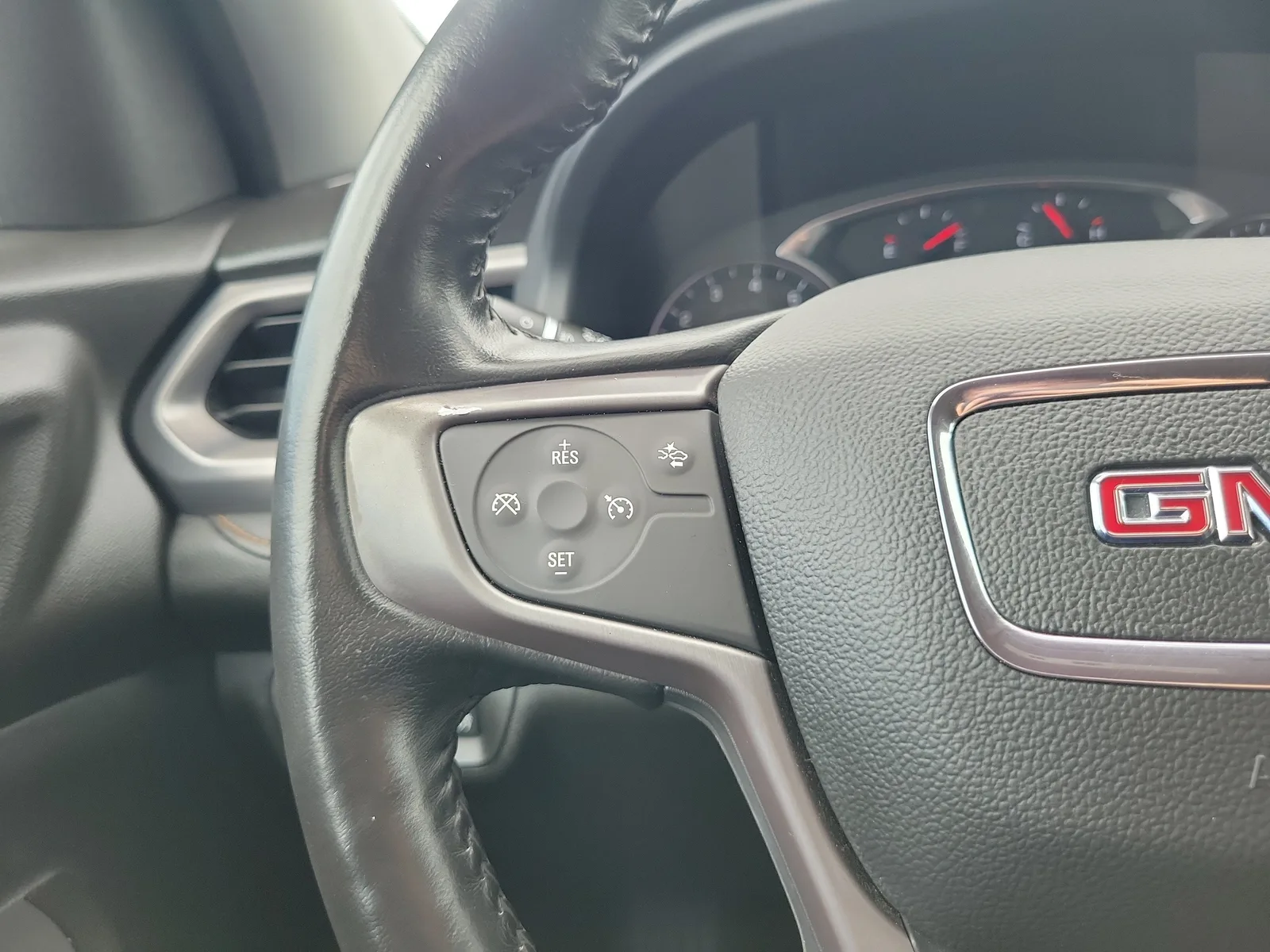 2021 GMC Acadia AT4 photo 21