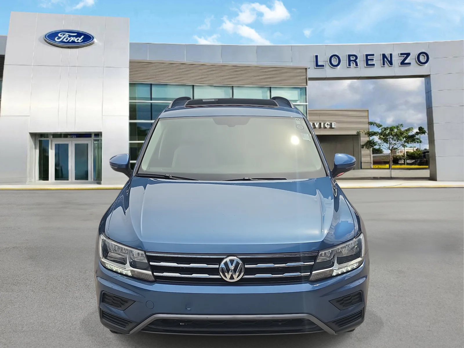 2020 Volkswagen Tiguan SE photo 2