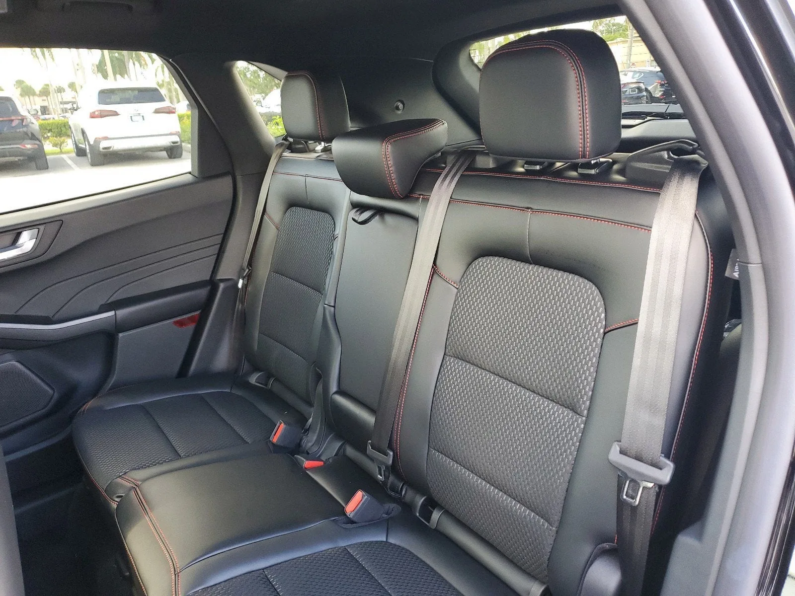 2024 Ford Escape ST-Line photo 11