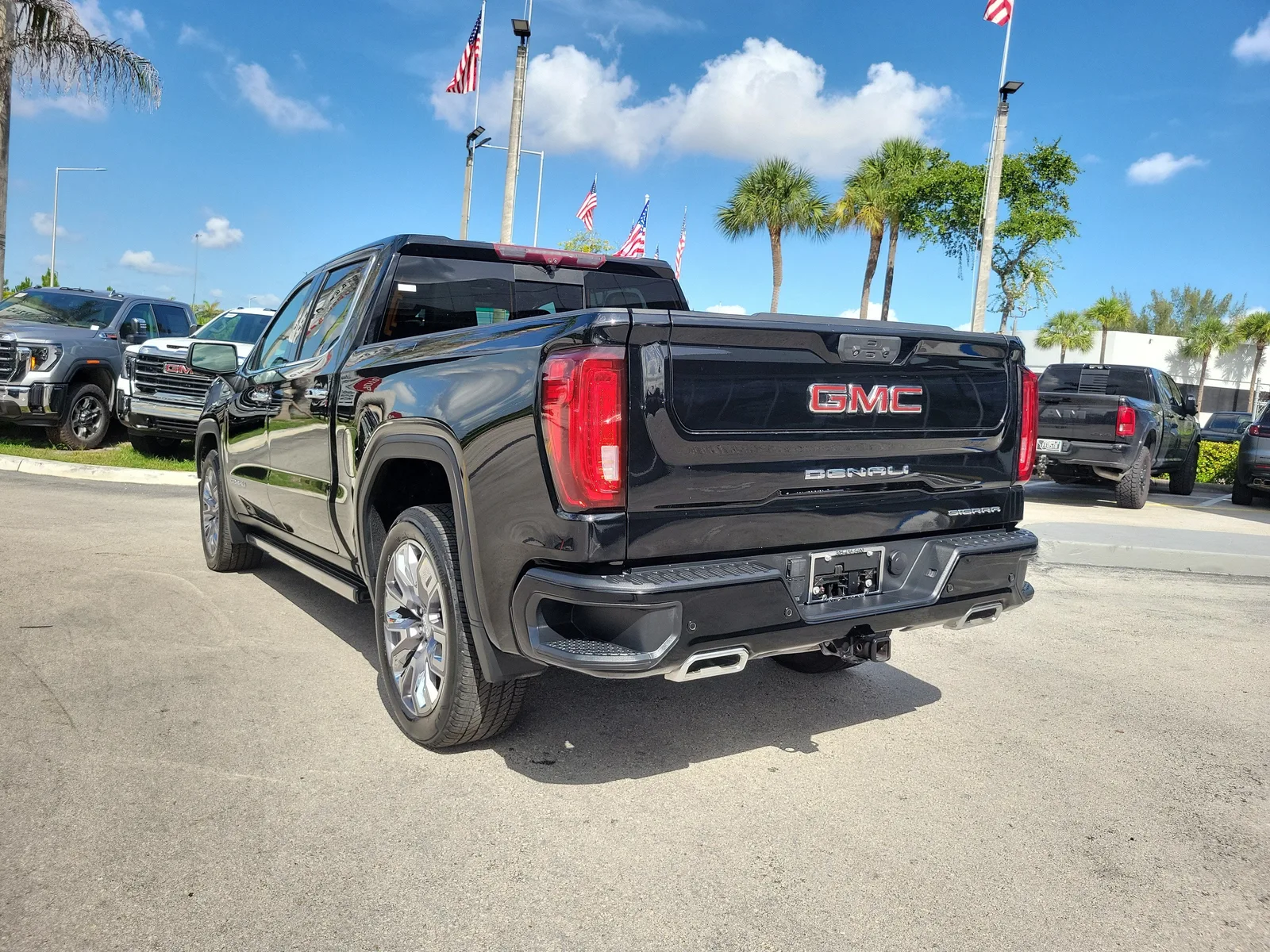2023 GMC Sierra 1500 Denali photo 7