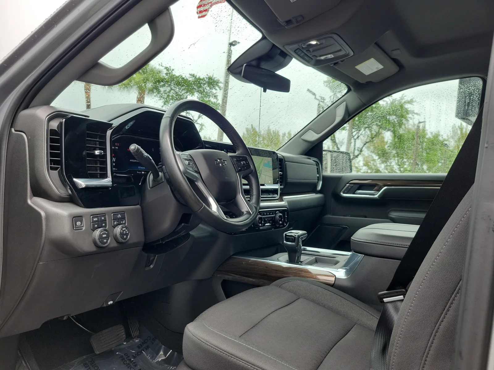 2025 Chevrolet Silverado 1500 LT Trail Boss photo 9