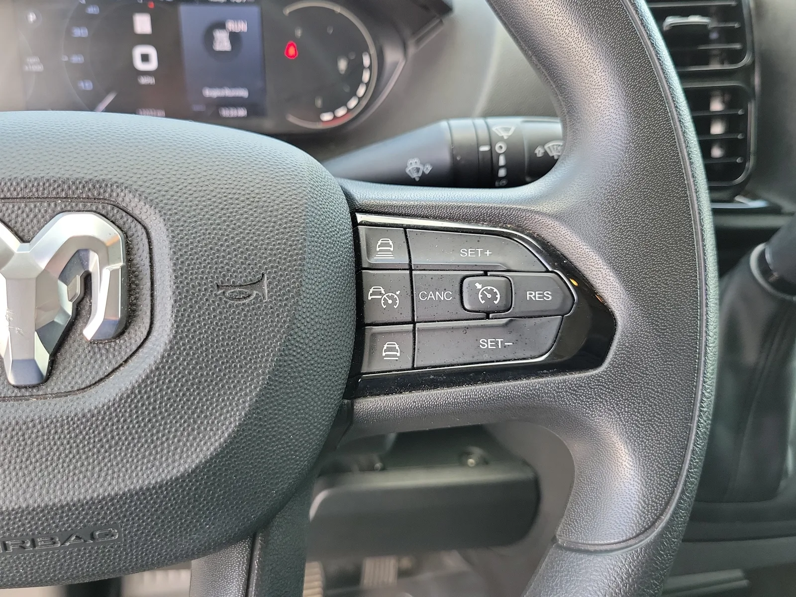 2025 RAM ProMaster Cargo Van Tradesman photo 23