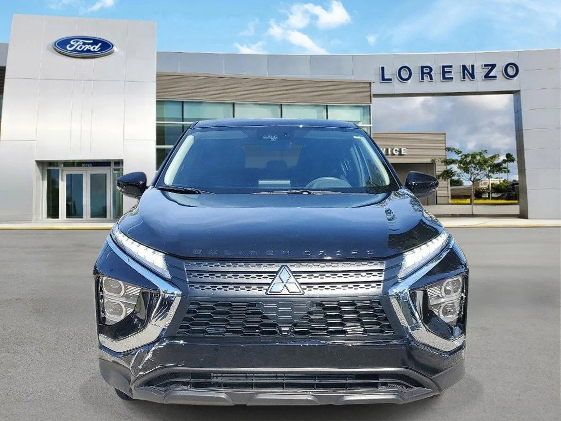 2024 Mitsubishi Eclipse Cross LE photo 2