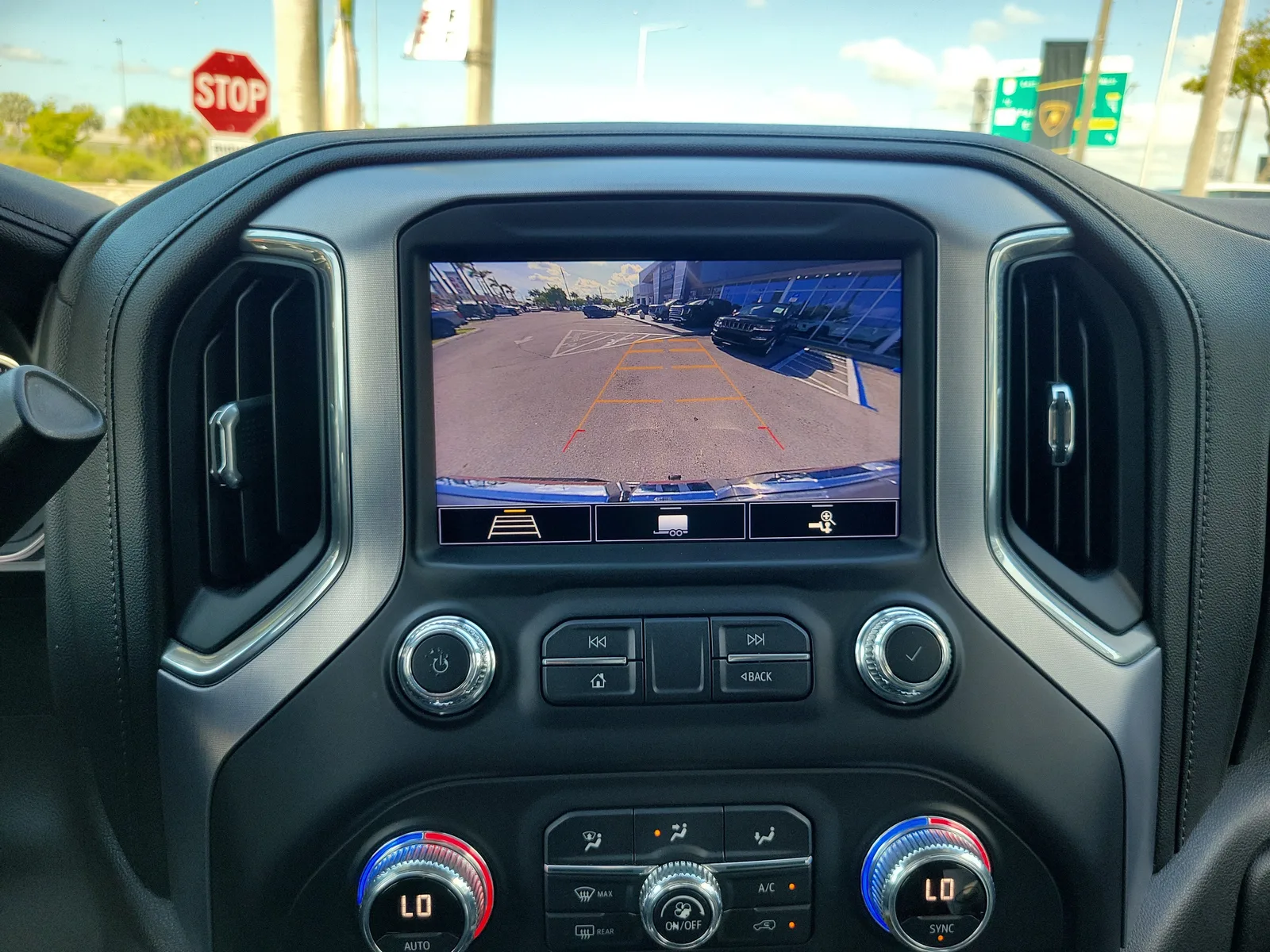 2020 GMC Sierra 1500 SLT photo 11