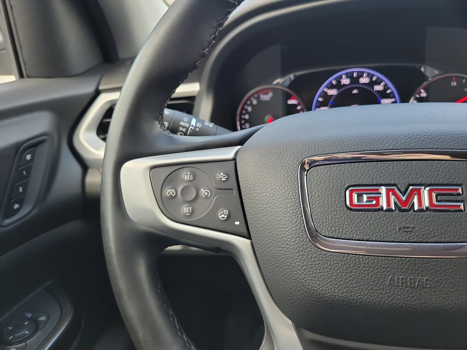 2023 GMC Acadia SLT photo 22