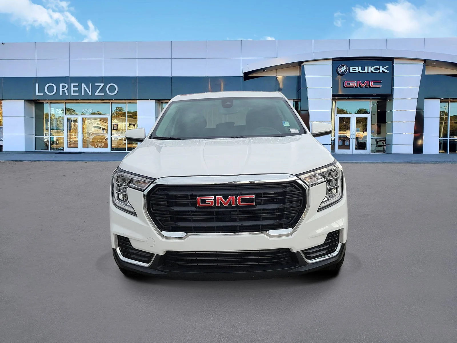 2024 GMC Terrain SLE photo 2