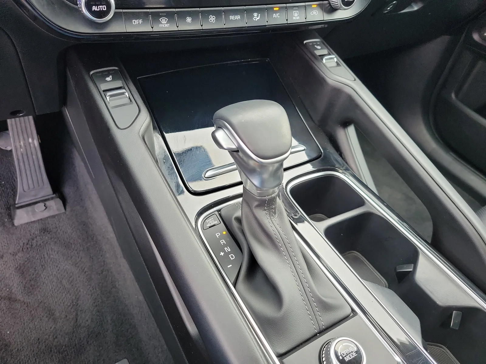 2025 Kia Telluride S photo 33