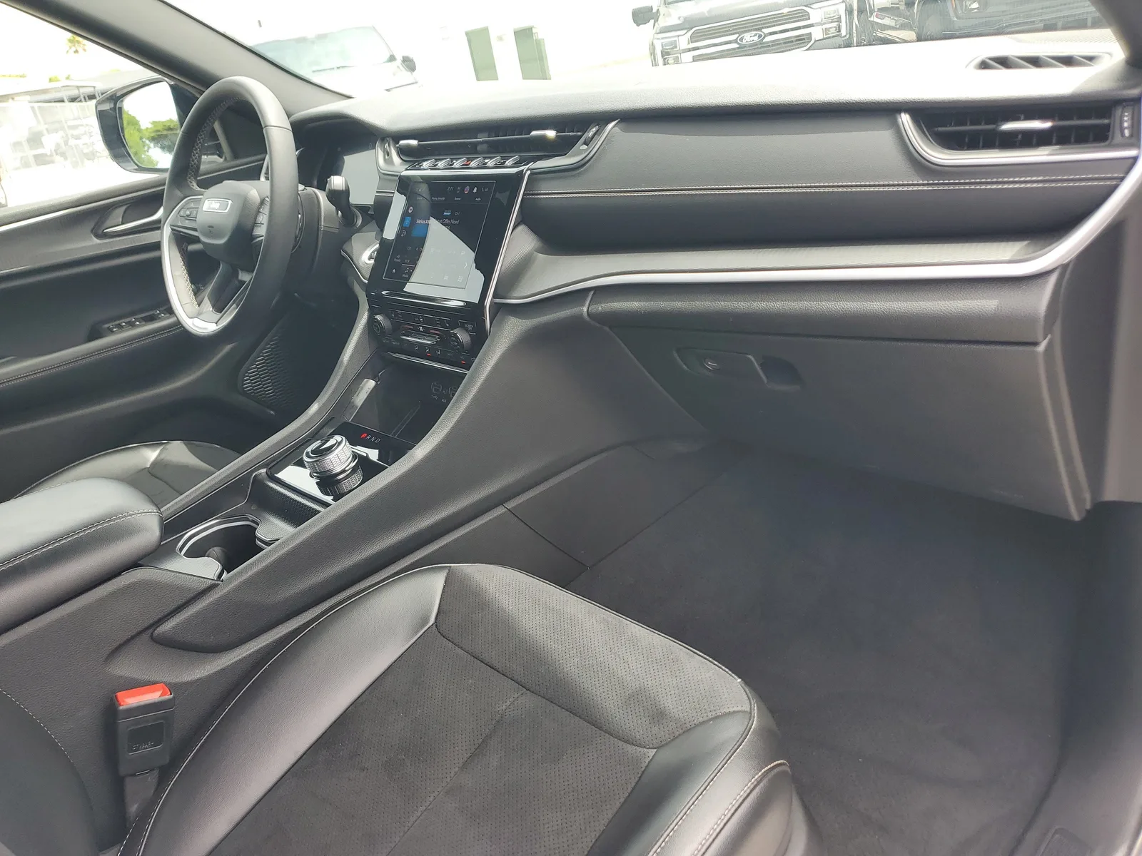 2024 Jeep Grand Cherokee L Altitude X 4WD photo 21