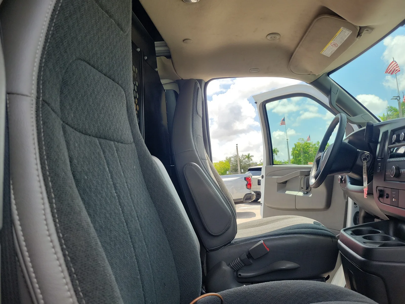 2025 GMC Savana Cargo Work Van photo 15