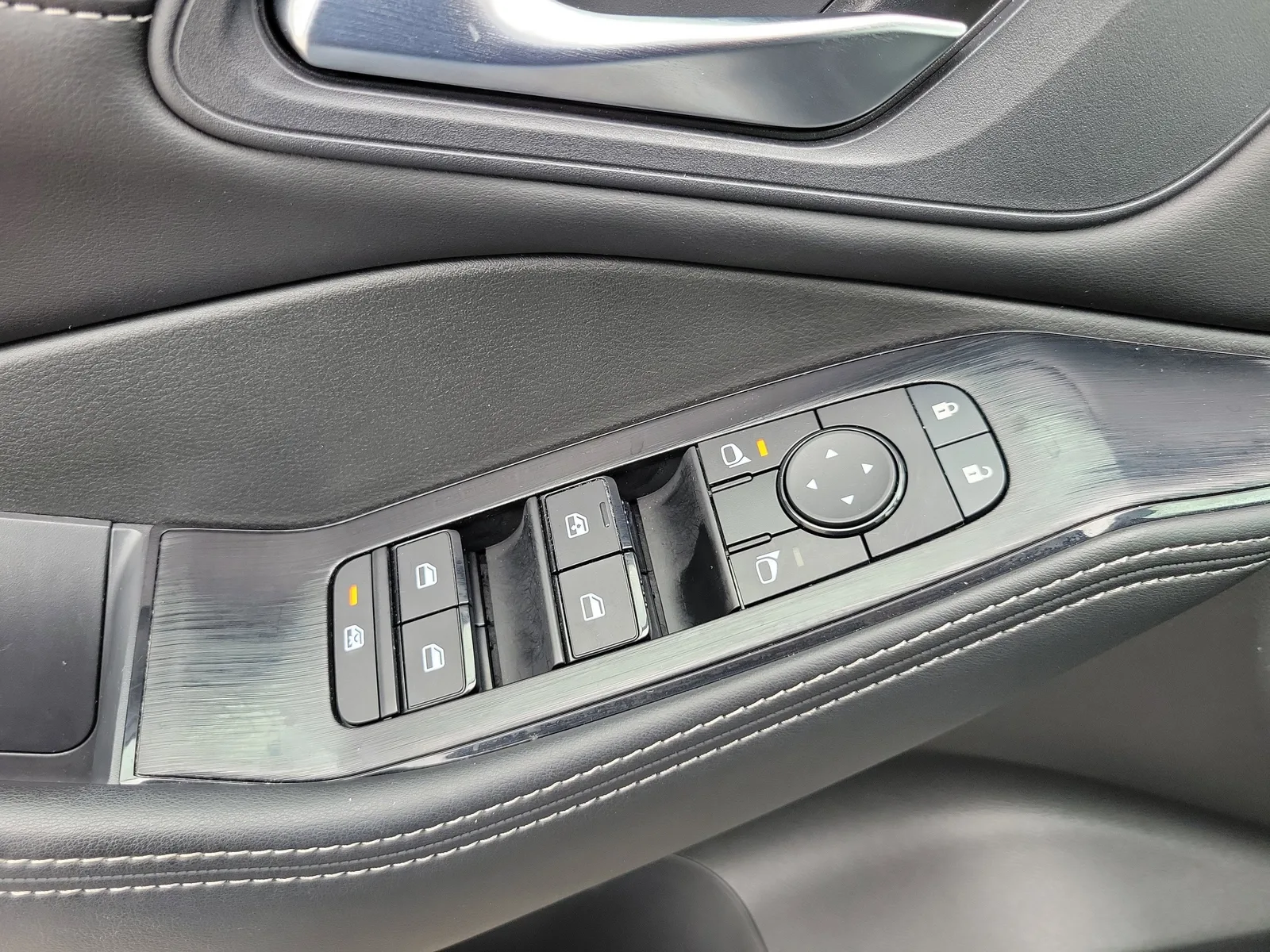 2023 Nissan Rogue SV photo 22