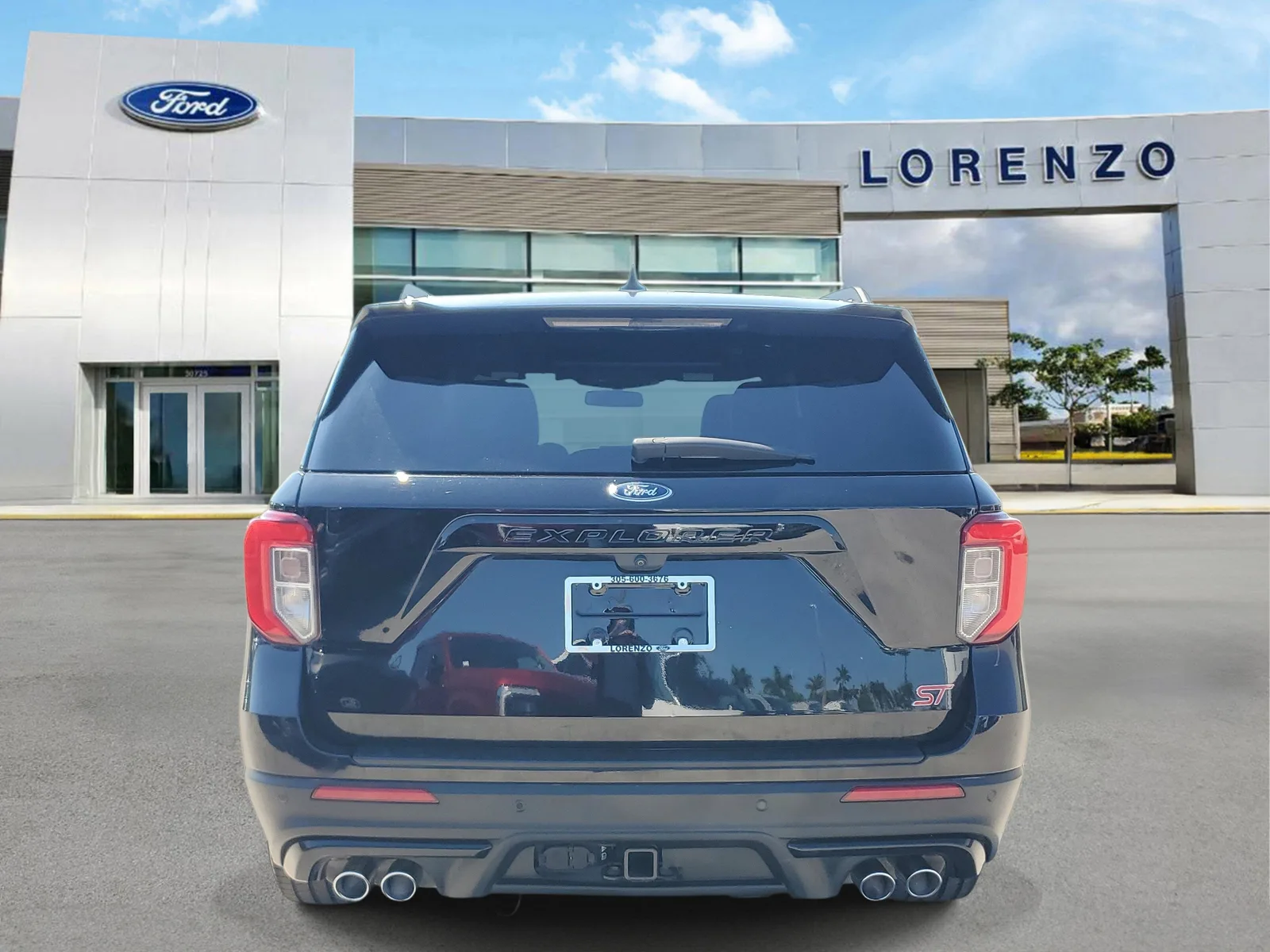 2023 Ford Explorer ST 4WD photo 6