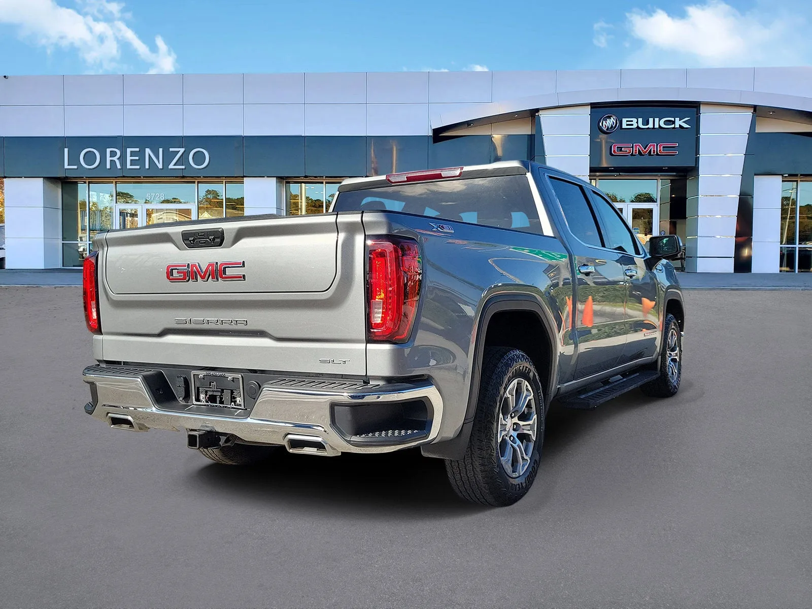 2024 GMC Sierra 1500 SLT photo 5