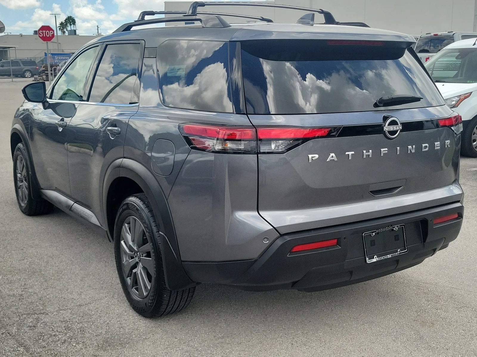 2025 Nissan Pathfinder SV photo 7