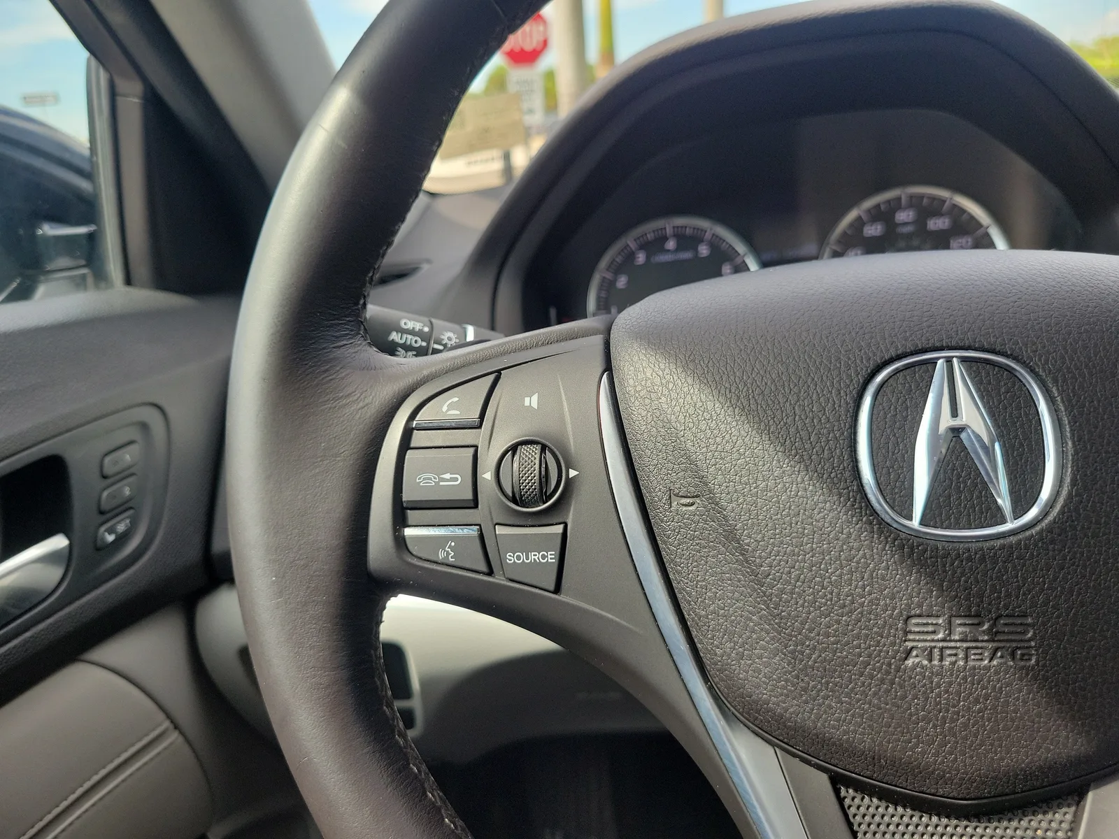 2016 Acura TLX V6 photo 18