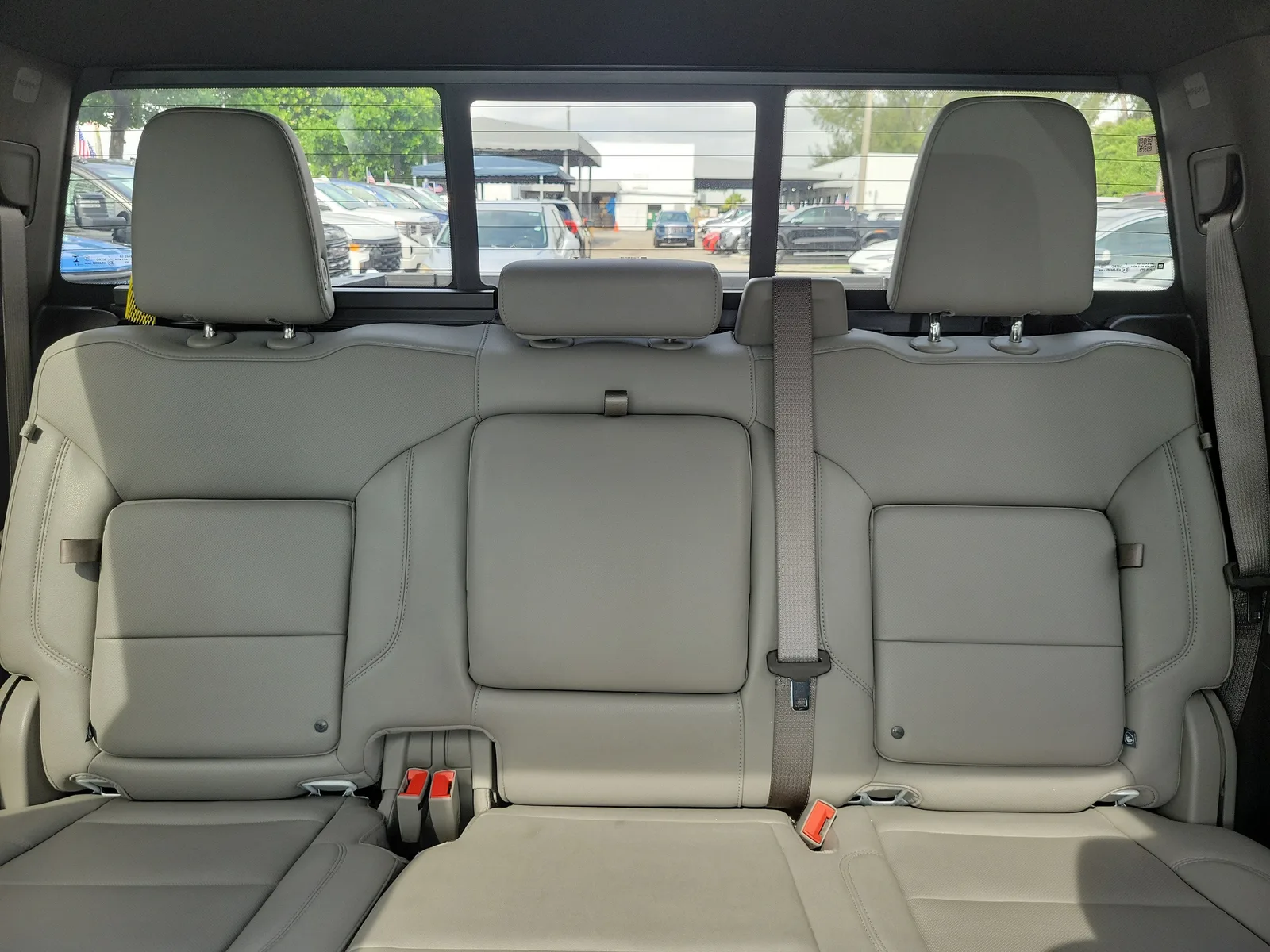 2024 GMC Sierra 1500 SLT photo 16