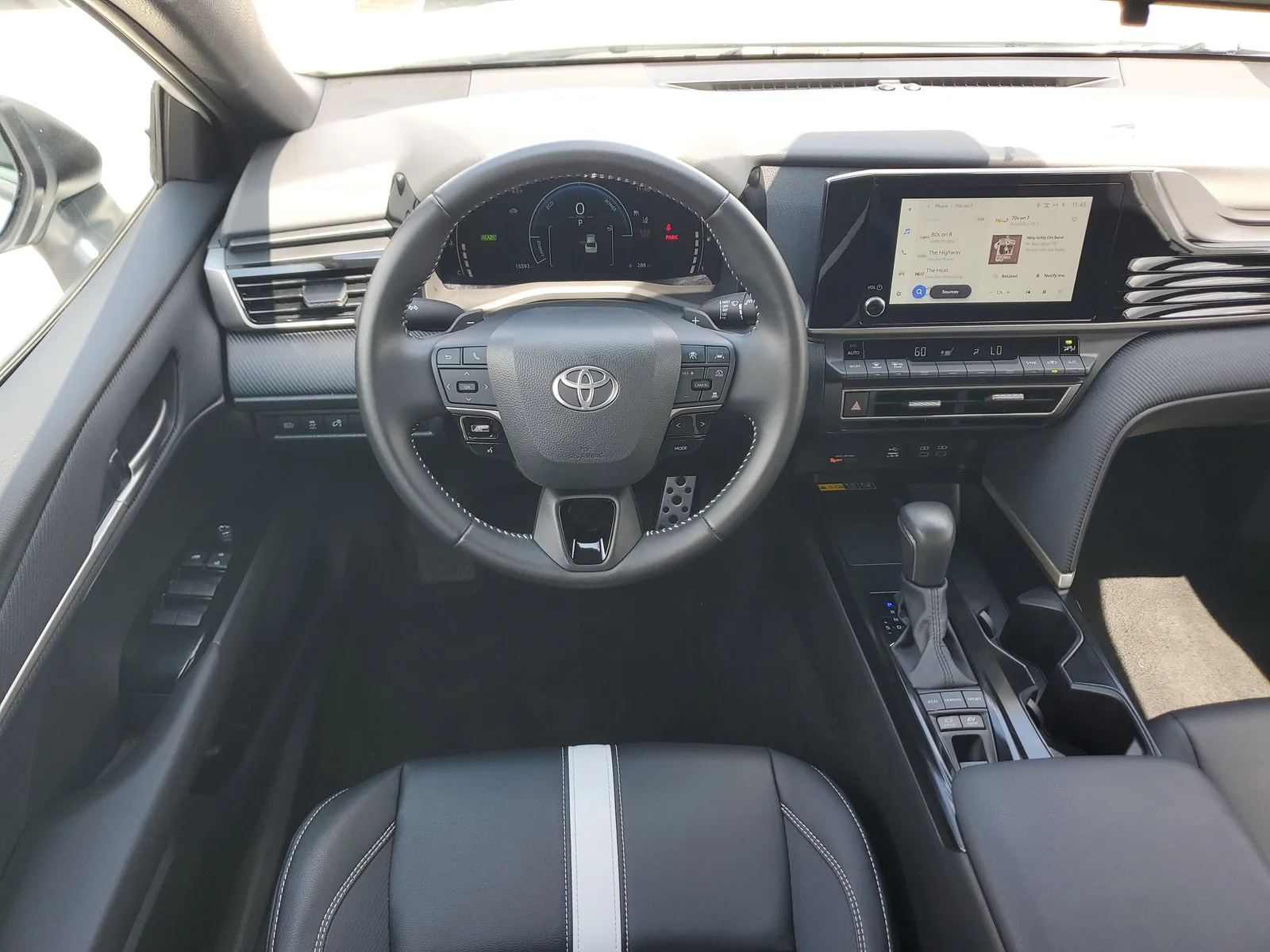 2025 Toyota Camry SE photo 17