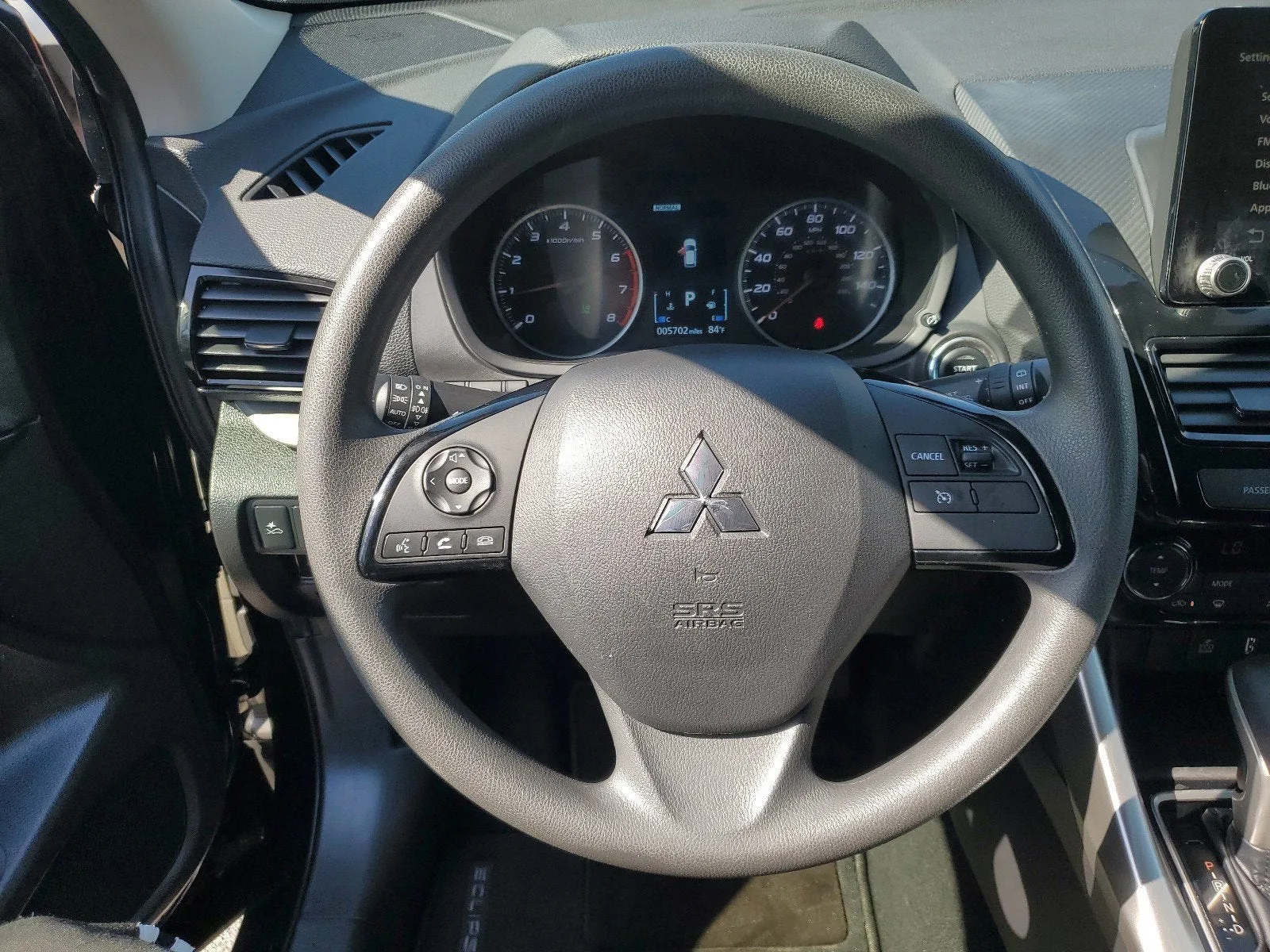 2024 Mitsubishi Eclipse Cross LE photo 17