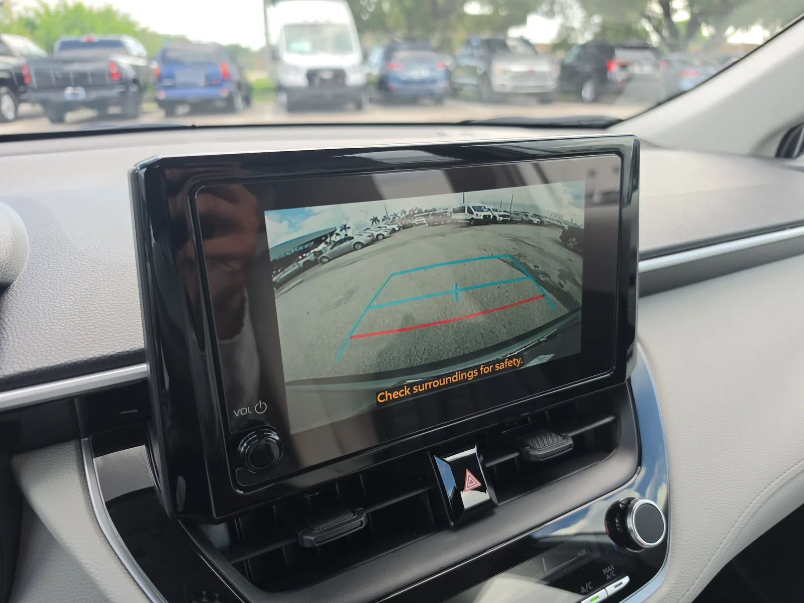2025 Toyota Corolla Cross L photo 26