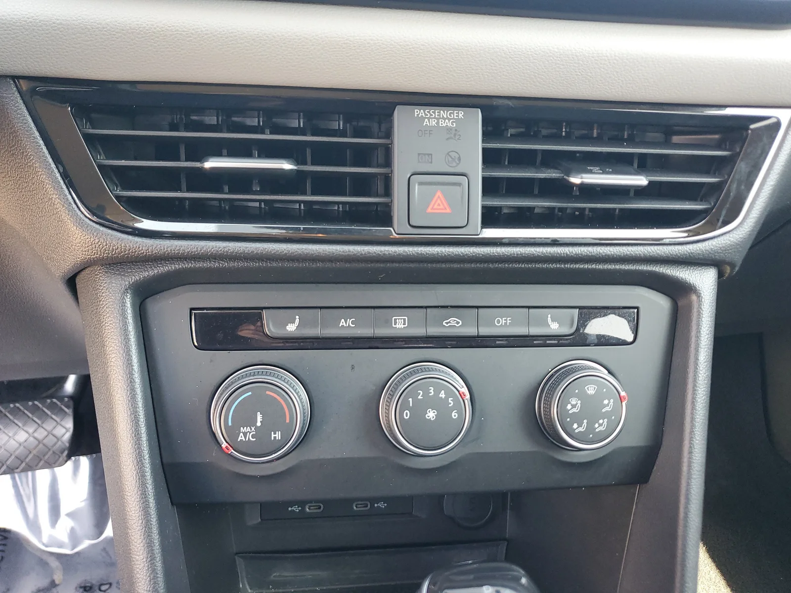 2022 Volkswagen Taos SE photo 24