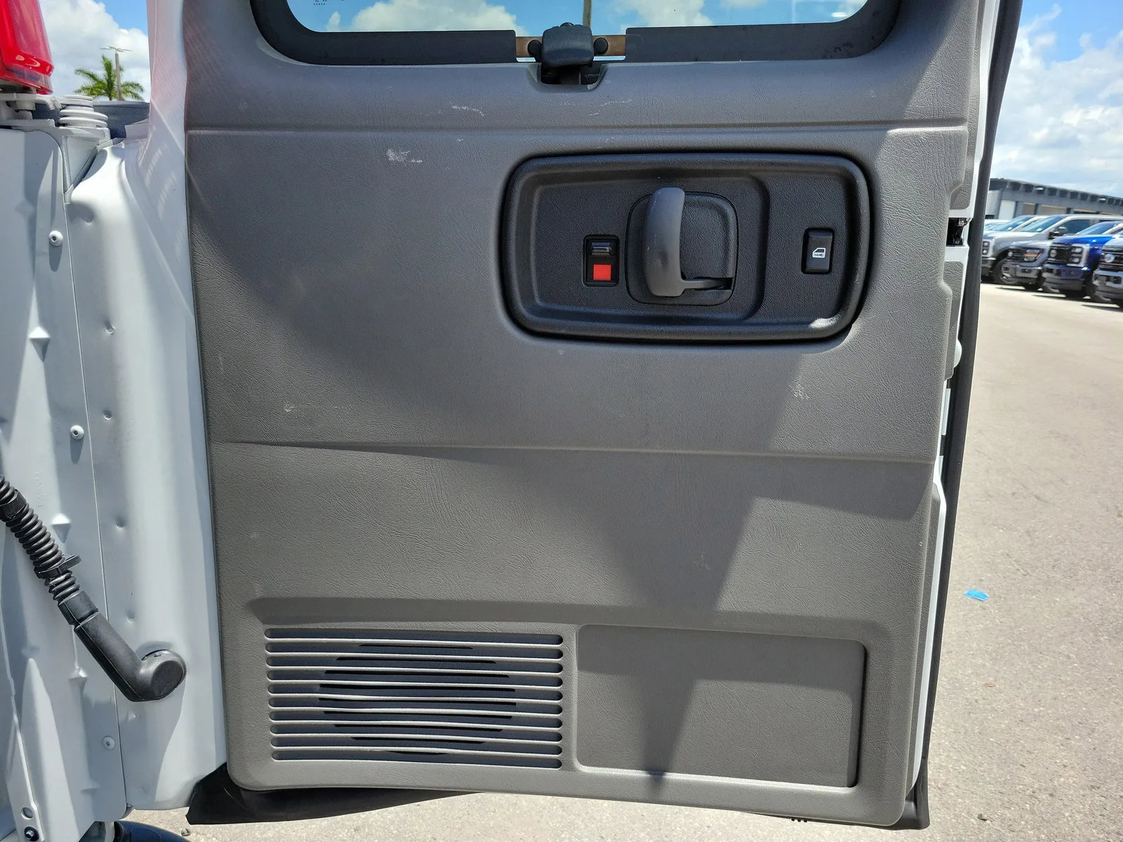 2025 Chevrolet Express Passenger LT photo 12