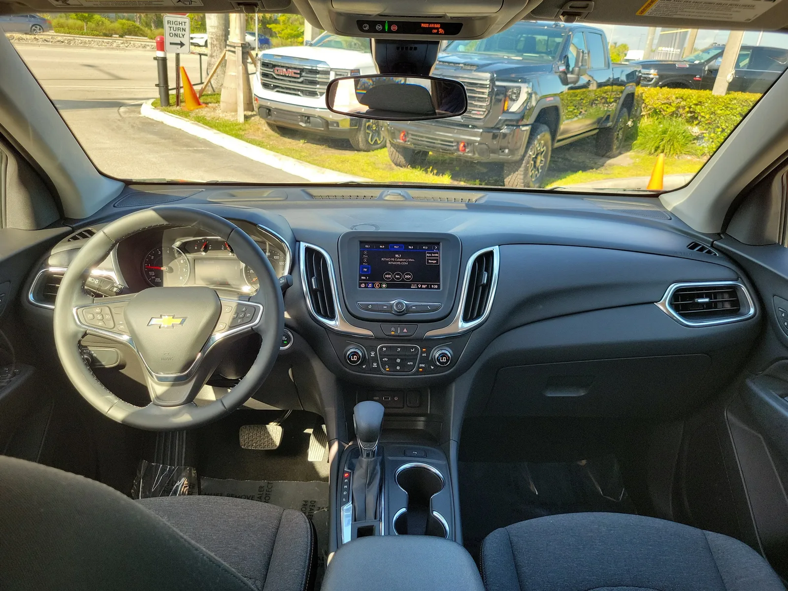 2024 Chevrolet Equinox LT photo 18