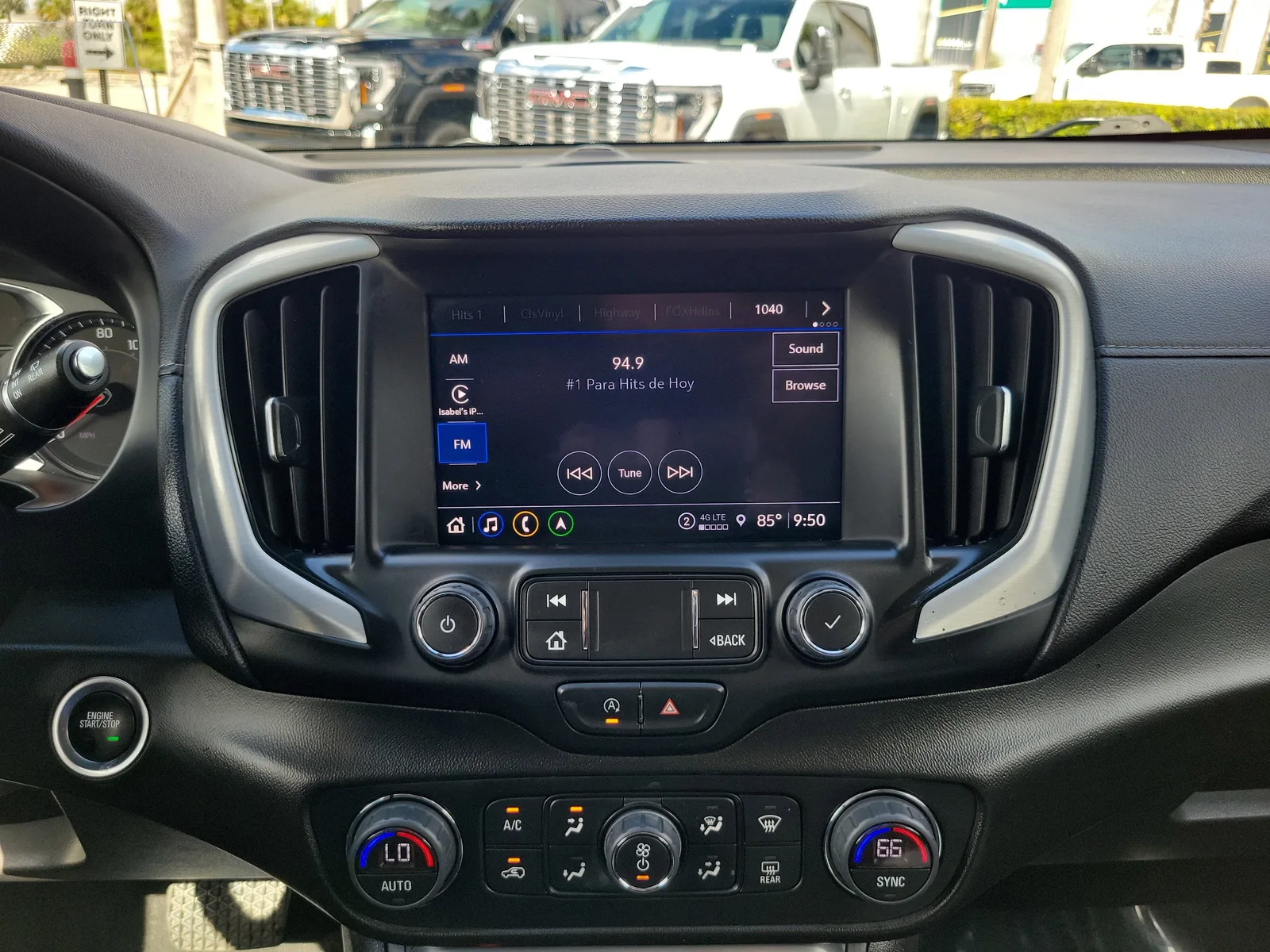 2023 GMC Terrain SLT photo 23