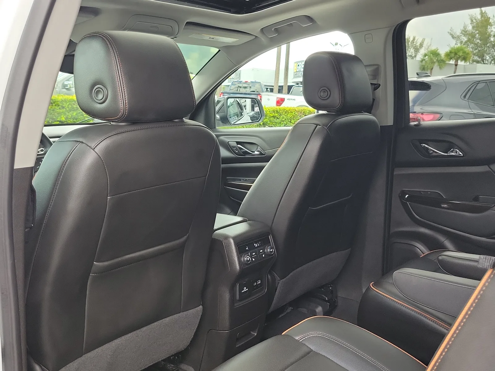 2023 GMC Acadia AT4 photo 11