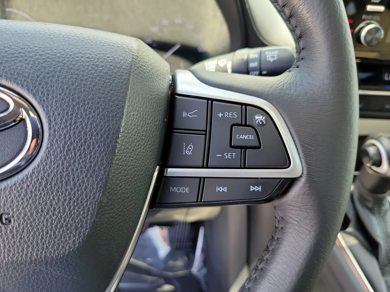 2021 Toyota Sienna XLE photo 27