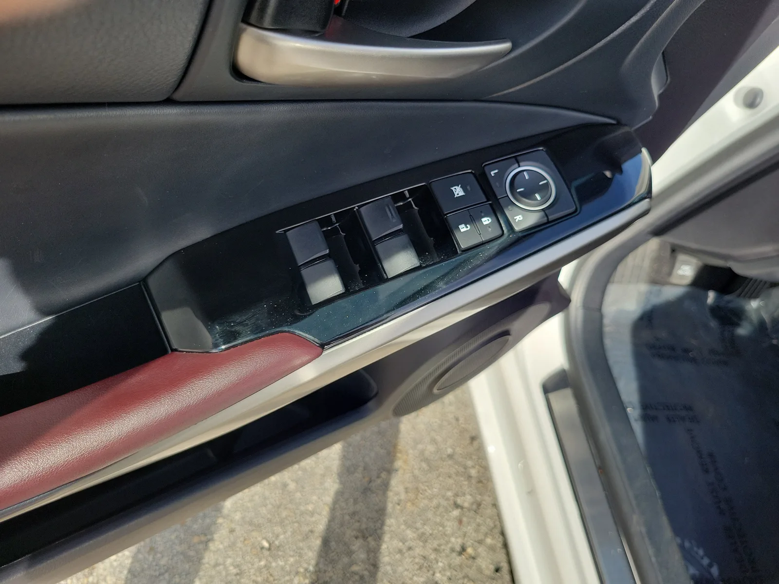 2020 Lexus IS IS 300 photo 18